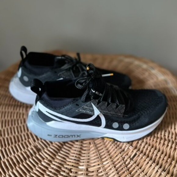 Nike Zegama 2 Womens Size 7.5 - Picture 5 of 6